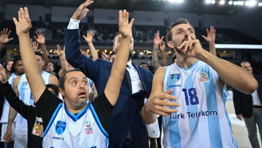 Türk Telekom, Galatasaray'ı 2 farkla geçti